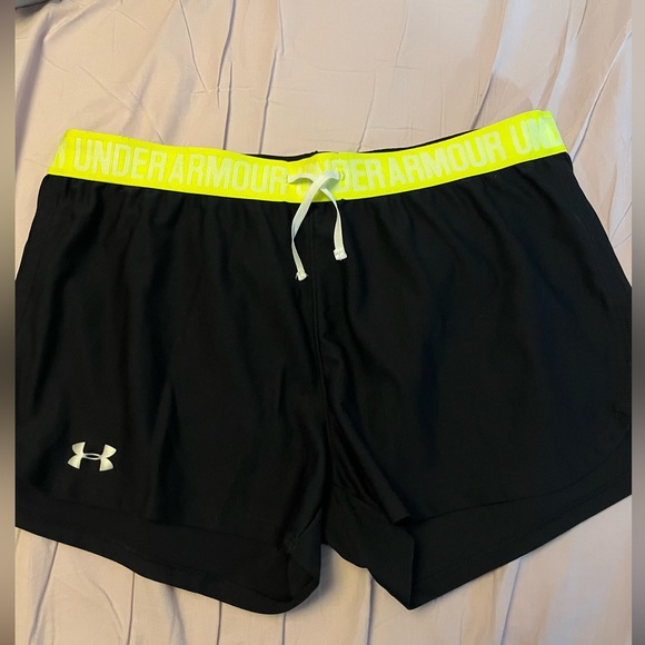 Underarmour shorts - Picture 1 of 3